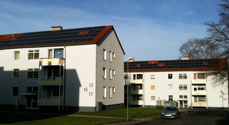 Wirtschaftliche Photovoltaikanlagen auf den Dächern in der Castorffstraße in Schwelm