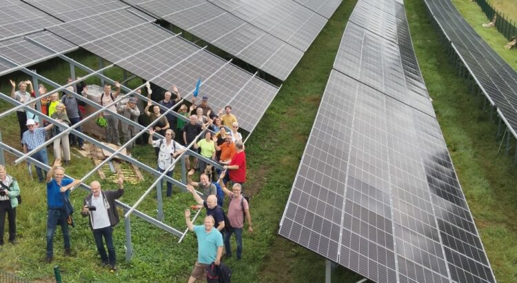 Drohnenfoto der Freiflächen-Solaranlage S145 der BEG-58