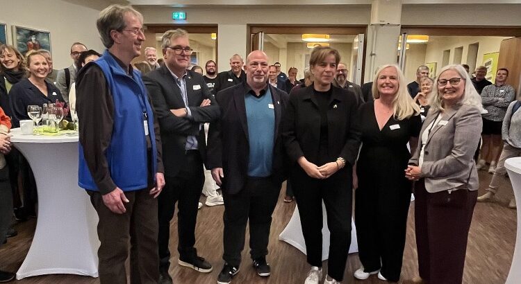 Caritas „Nachhaltigkeitstag“ in Kooperation mit der BEG-58 in Bochum, von links: Stefan Wolf, Herr Mauer, Herr Dünnebacke, Frau Neubaur, Frau Wagener, Frau Backhoff
